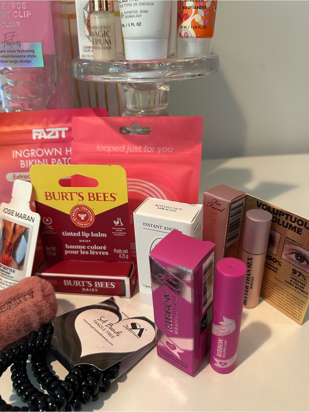 ✨ 20-Piece Beauty Bundle with 7 Full-Size Items | Haircare, Skincare & Makeup - Picture 4 of 9